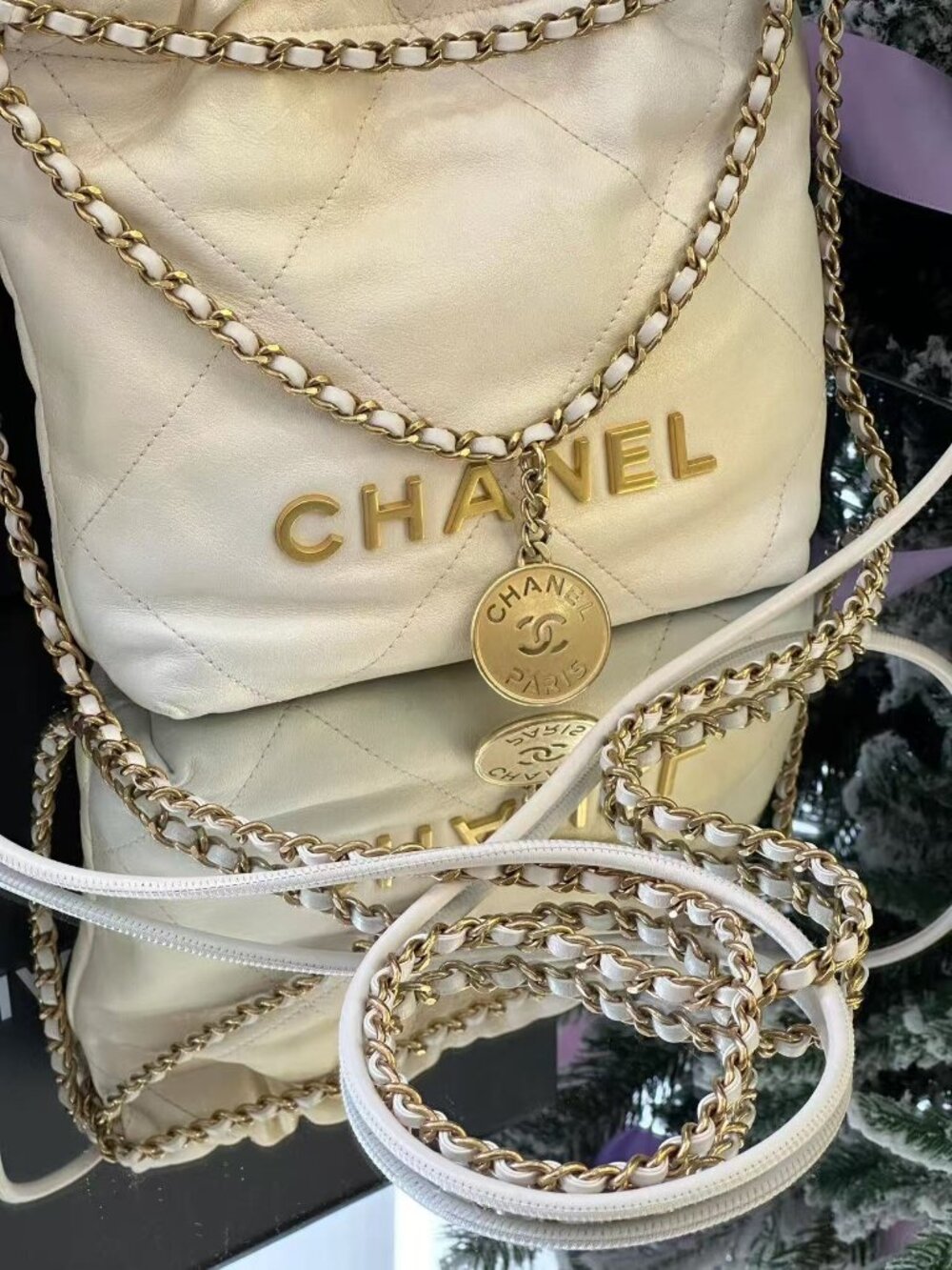 Classic CHANEL bag: A Stylish and Versatile Choice for Elegance